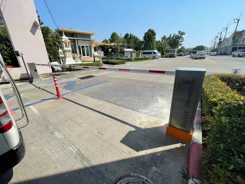 หมู่บ้าน โกลเด้นทาวน์ พระราม2